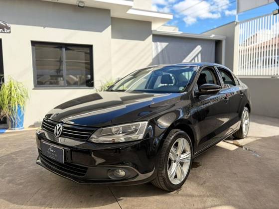 VOLKSWAGEN JETTA 2.0 COMFORTLINE FLEX 4P TIPTRONIC
